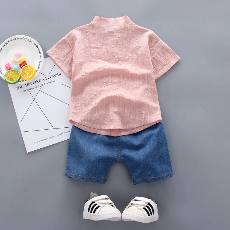 Cute Giraffe Two-Piece Summer Outfit for Little Boys