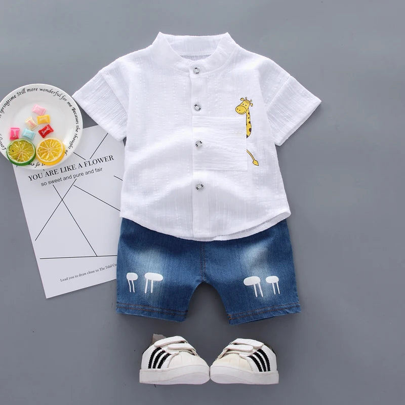 Cute Giraffe Two-Piece Summer Outfit for Little Boys